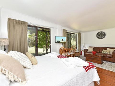 Olive Grove Studio 1 - Accommodation NT 0