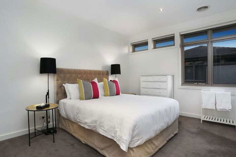 Kew Luxurious Townhouse - Accommodation NT 5