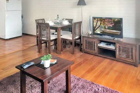 Home Near Shops & Beach - Accommodation NT 6