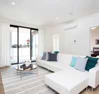 Designer Executive Apartment  Parking near Train - NT Tourism