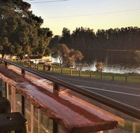 Wallis View Lakeside Family Retreat - Accommodation NT