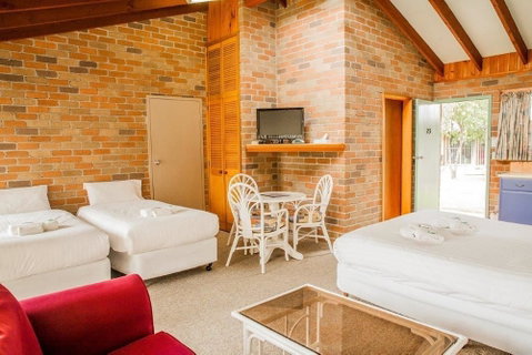 Crescent Head Resort & Conference Centre - Accommodation NT 6