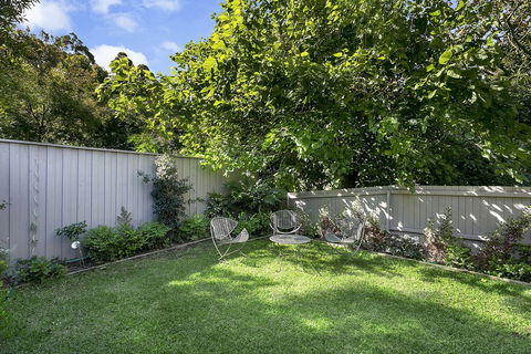 Private Garden Apartment Minutes Walk To Station NBN01 - Accommodation NT 4