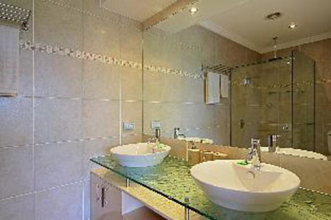 A PERFECT STAY 3 James Cook Apartments - Accommodation NT 1