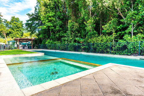 Blue Lagoon Villa B - NT Tourism 4