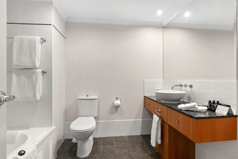 Poolside Apt In Alamanda Beachfront Resort 67 - Accommodation NT 6