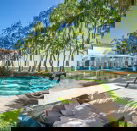 Poolside Apt In Alamanda Beachfront Resort 67 - Accommodation NT
