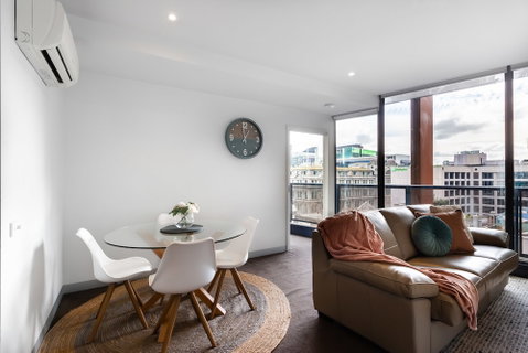 Ella, 1BDR Melbourne Apartment - Accommodation NT 1
