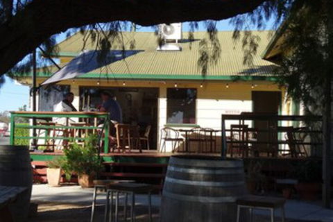 Gowrie Hotel Motor Inn - NT Tourism 0