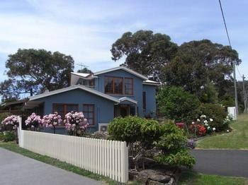Anchlia Waterfront Cottage - NT Tourism 0