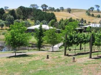 Buttercup Cottage & Private Apartment - Accommodation NT 2