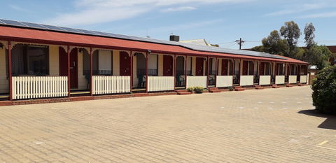 Daydream Motel And Apartments - Accommodation NT 1