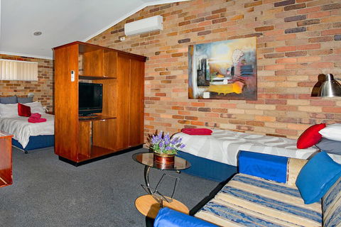 Rest Point Motor Inn - Accommodation NT 4