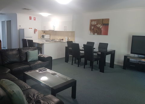 Mid City Motor Inn - Accommodation NT 2