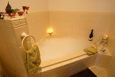 The Vintage Bed & Breakfast - NT Tourism 3