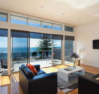 Penguin Waterfront Escape - Accommodation NT