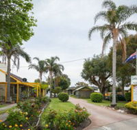 Lazy Acre Log Cabins - Accommodation NT