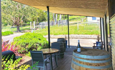 Valley Farm Vineyard Cottages - Accommodation NT 1