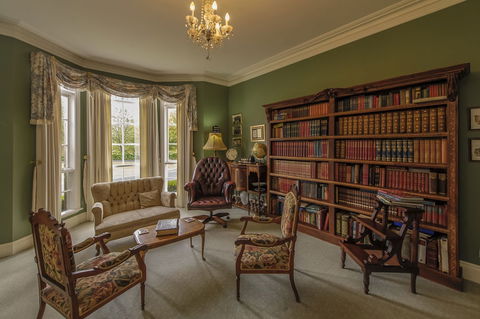 Montfort Manor - Accommodation NT 5