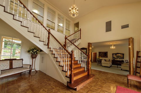 Montfort Manor - Accommodation NT 1