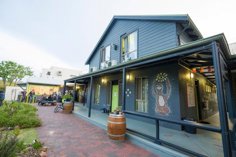 Dunsborough Beachouse YHA Hostel - NT Tourism 3