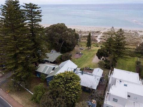 Dunsborough Beachouse YHA Hostel - NT Tourism 2