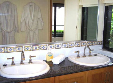 At Remingtons Private Cottages & Lodge - NT Tourism 2