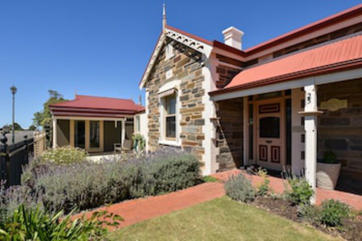  Accommodation NT