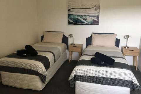 Crown Apartments - Accommodation NT 7