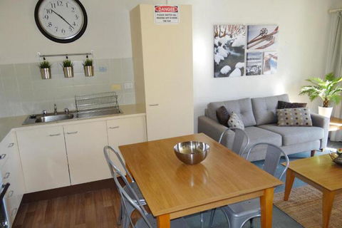 Kirwan Apartments 9 - Accommodation NT 4