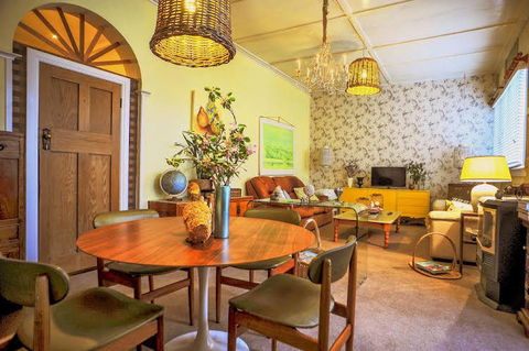 Cromwell House - Accommodation NT 4