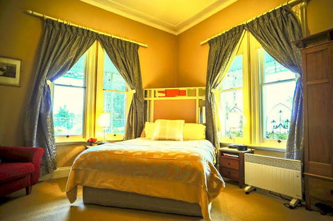 Cromwell House - Accommodation NT 2