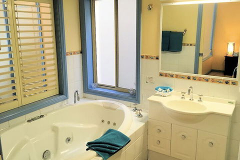 Al Mare Beachfront Retreat - Accommodation NT 5