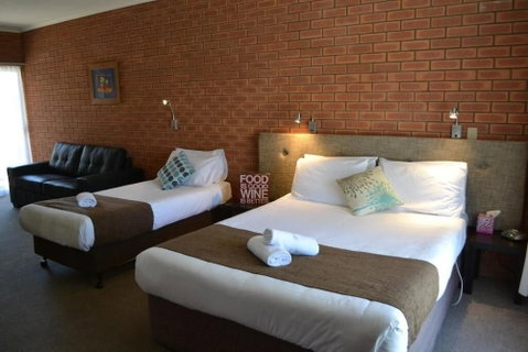 Ashleigh Court Motor Inn - Accommodation NT 4