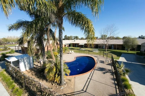 Ashleigh Court Motor Inn - Accommodation NT 2