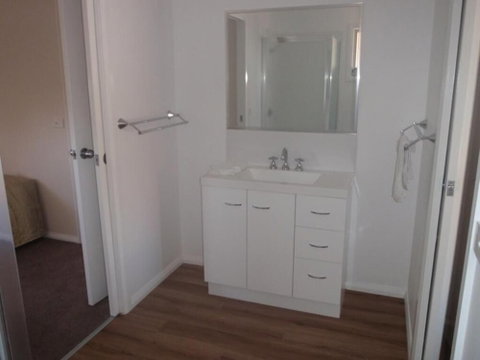 Ashleigh Court Motor Inn - Accommodation NT 5