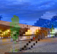 Motel Meneres - Accommodation NT