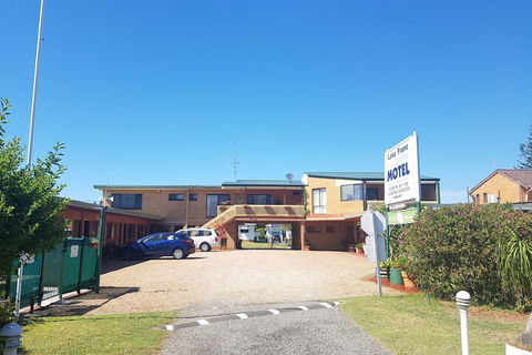 Lake Front Motel - Accommodation NT 1
