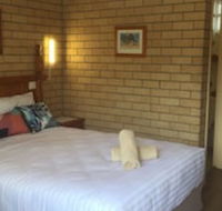 Lake Front Motel - NT Tourism