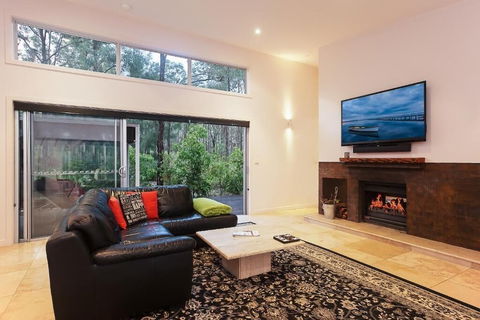 Deja Vu Estate - Accommodation NT 5