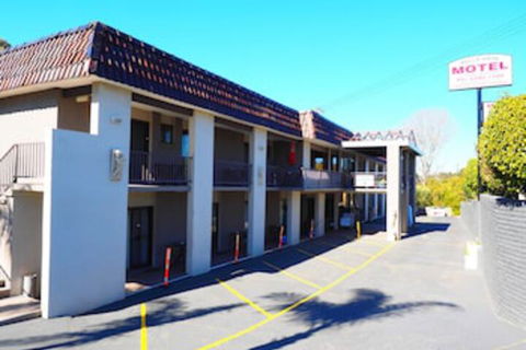 Bella Vista Motel - NT Tourism 0