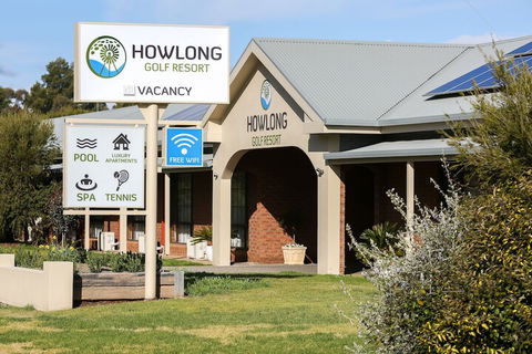 Howlong Golf Resort - NT Tourism 1