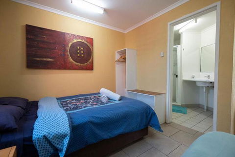 Beachside 1770 YHA - Accommodation NT 6