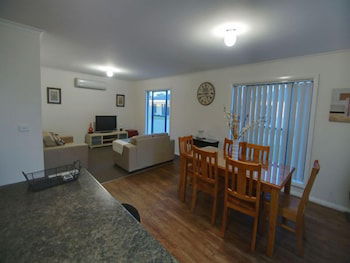 DBJ Holiday Units - Accommodation NT 2
