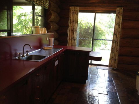 Canobolas Mountain Cabins - Accommodation NT 6