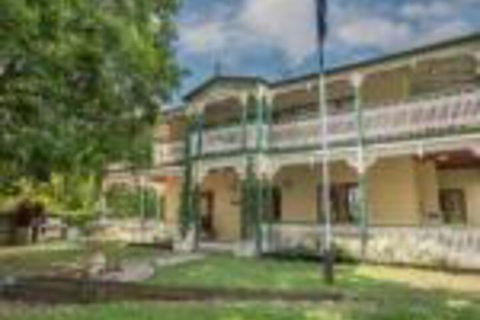 Grove Manor - NT Tourism 0