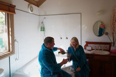 Olinda Country Cottages - Accommodation NT 2