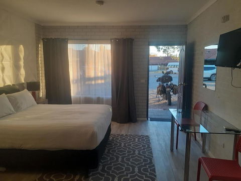 Wentworth Club Motel - Accommodation NT 2