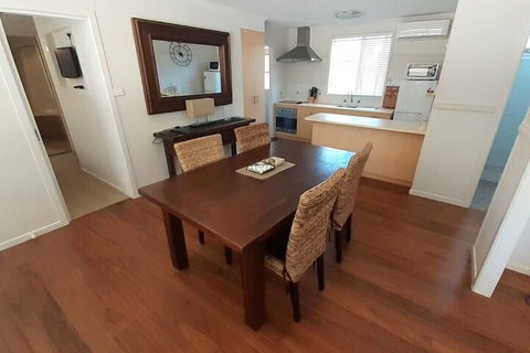 Oceana Holiday Units - Accommodation NT 7