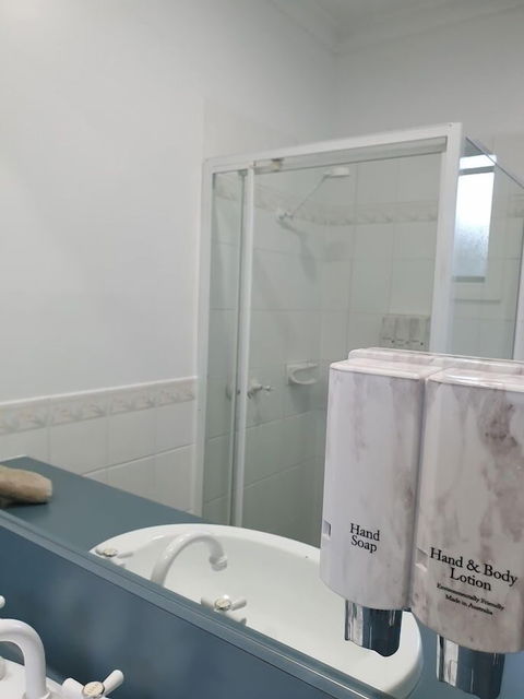 Golden Reef Motor Inn - NT Tourism 6